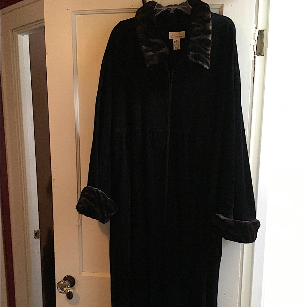Woman’s brushed cotton full length robe